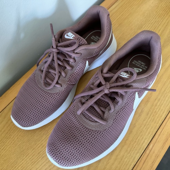 Nike Shoes - Picture 5 of 6